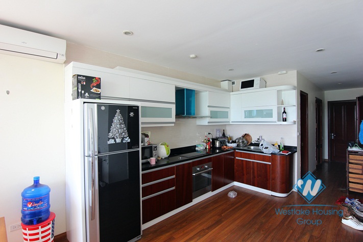 Lake view apartment with 02 bedrooms for rent in Tay Ho area 